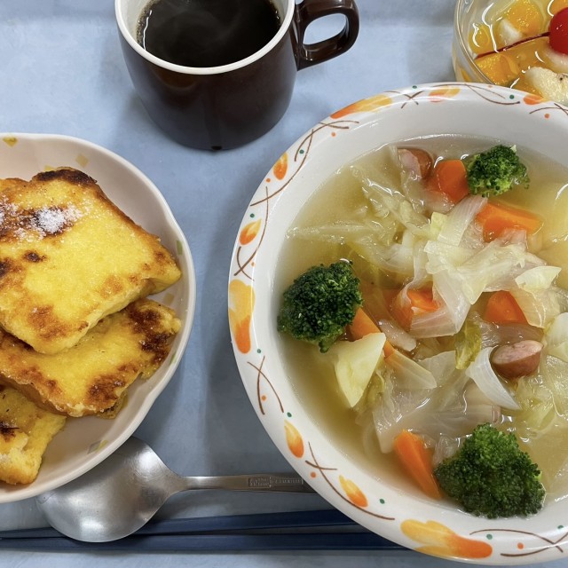 本日の昼食～心温まる洋食メニュー～